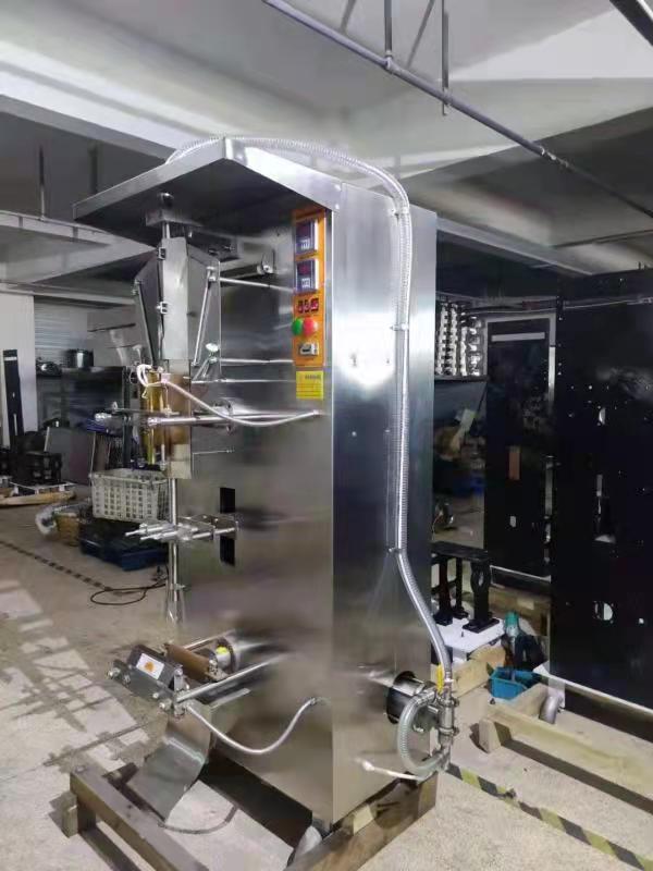 automatic water bag packing machine (2)
